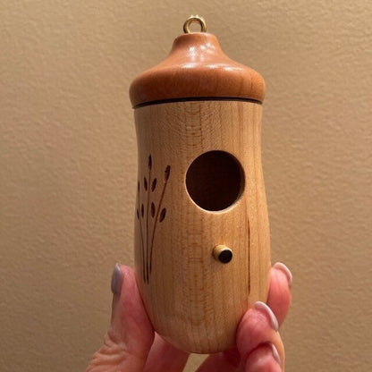 NatureSip – Comedero de colibríes de madera para amantes de la jardinería