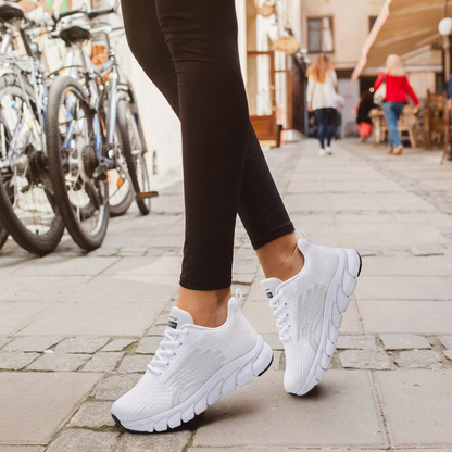 Strider — Sportlicher Mesh-Sneaker mit segmentierter Sohle