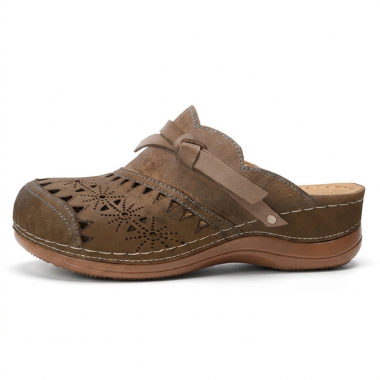 Rosalie – Laser-Cut Clog mit Schleifendetail