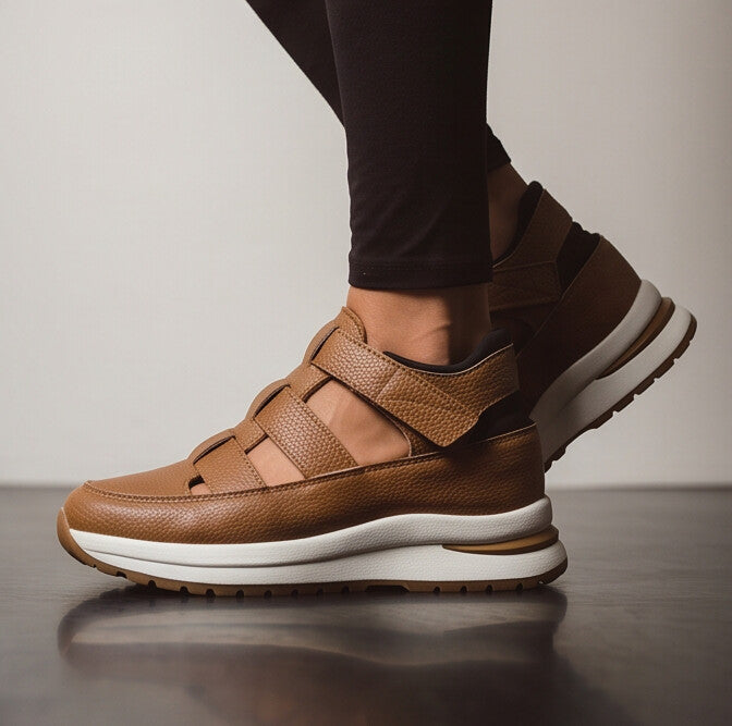 StrapLift — Zapatilla con plataforma y cierre de velcro