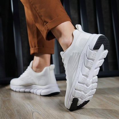 Strider — Sportlicher Mesh-Sneaker mit segmentierter Sohle