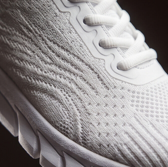 Strider — Sportlicher Mesh-Sneaker mit segmentierter Sohle