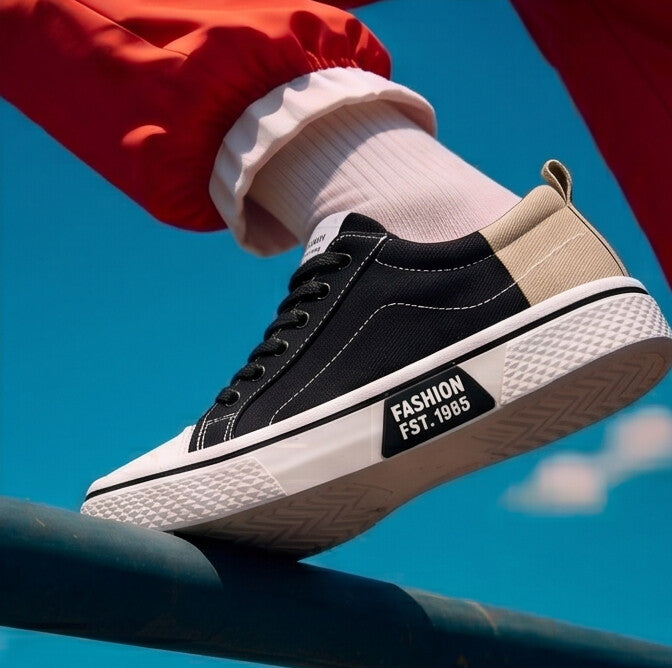 Retroglide — Canvas-Court-Sneaker mit grafischer Sohle