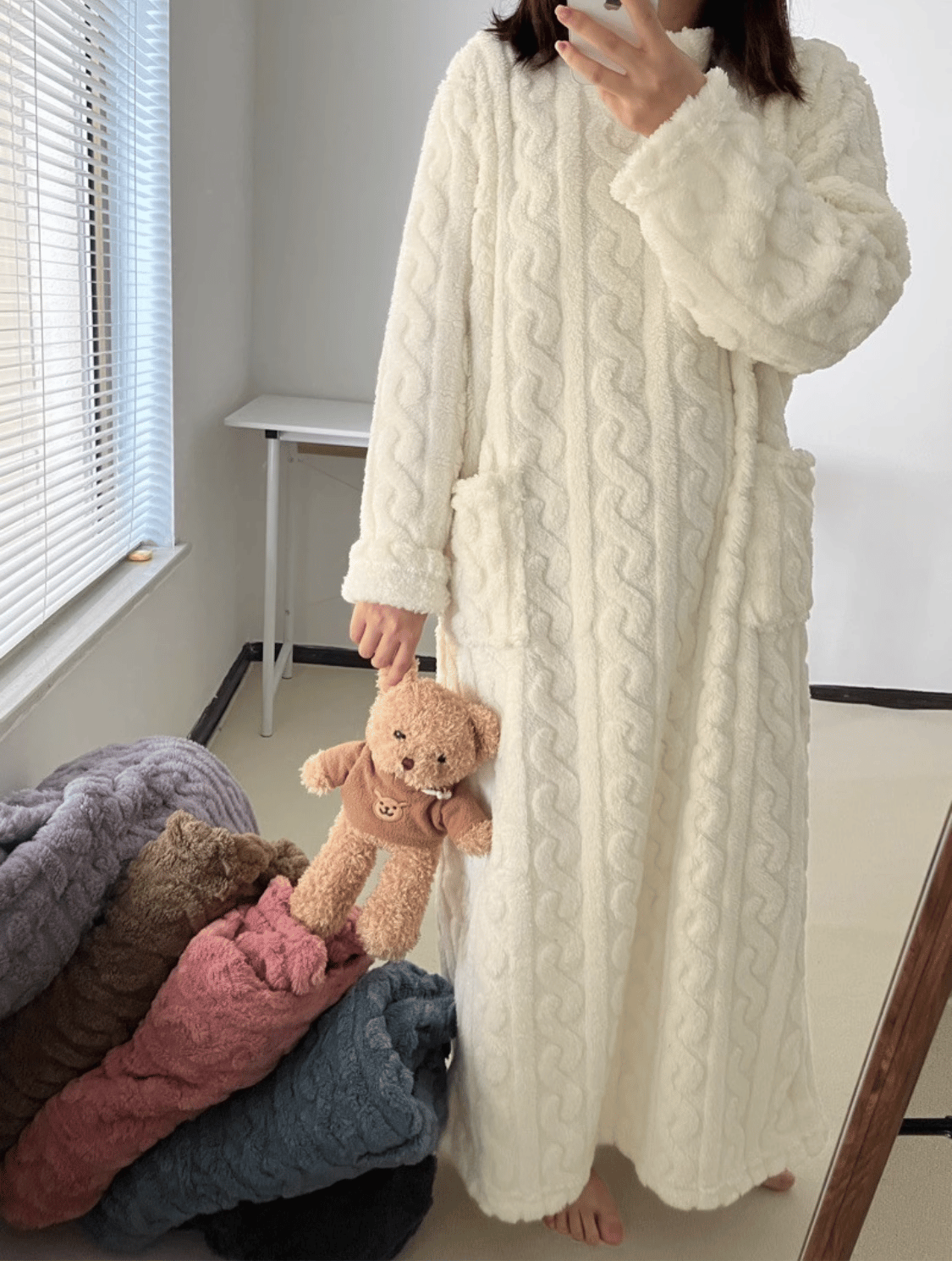 CozyLoom – Hausanzug aus Winter-Korallensamt
