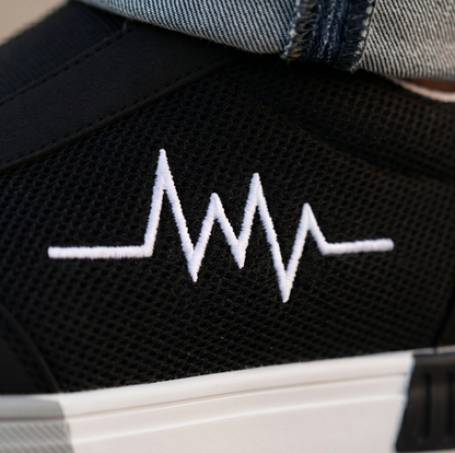 Pulseway — Canvas Sneaker mit Herzschlag-Detail