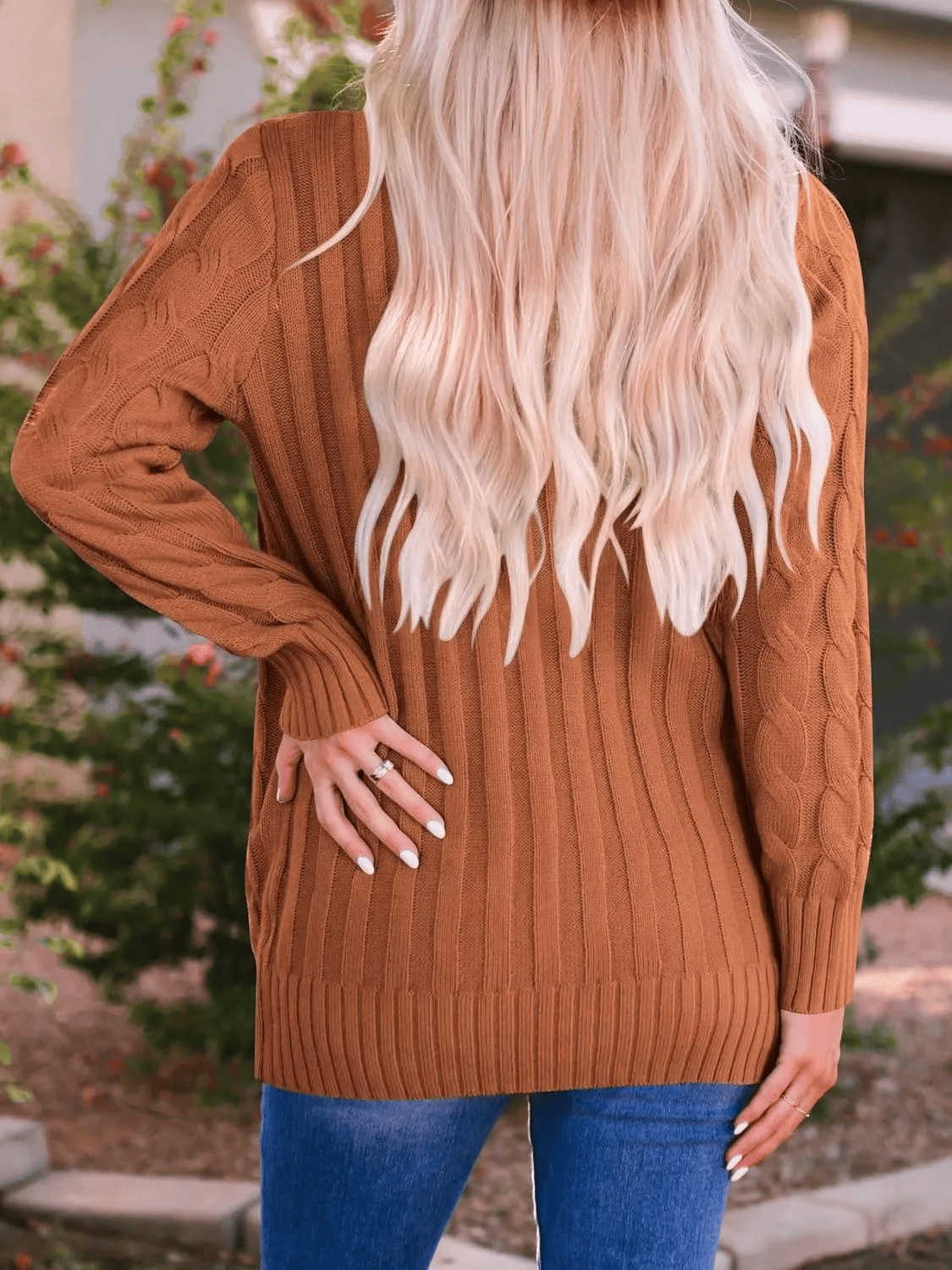 Velora – Cárdigan elegante con botones