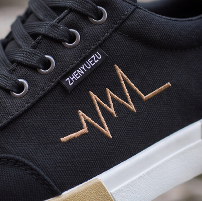 Pulseway — Canvas Sneaker mit Herzschlag-Detail