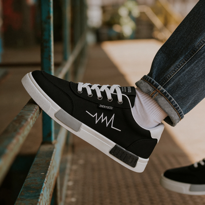 Pulseway — Canvas Sneaker mit Herzschlag-Detail