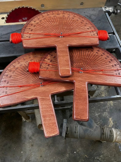 AuraAngle – Transportador de ángulos de madera de abedul hecho a mano con precisión