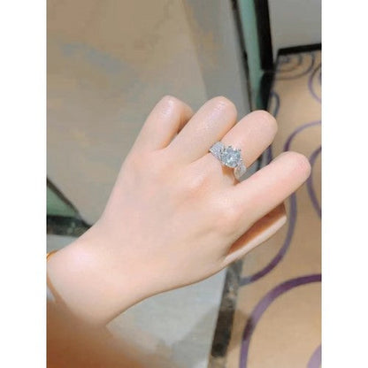 RomaBrilliance – Elegante Anillo de Moissanita de 5 Quilates