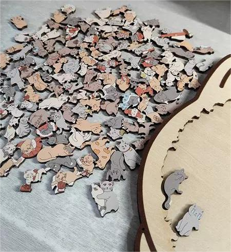 WhiskerCraft – 135-teiliges Katzen-Holzpuzzle