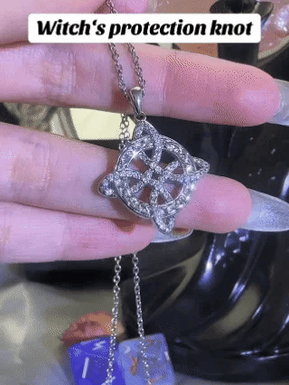Hecatea – Collar con nudo de bruja y piedra de nacimiento