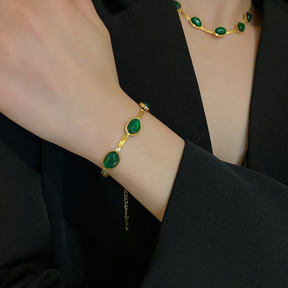 EmeraLuxe – Elegante Colección de Joyas de Gemas Verdes