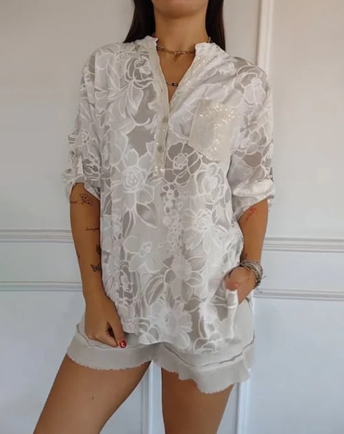 PrintLuxe – Blusa Estampada de Cuello en V con Botones