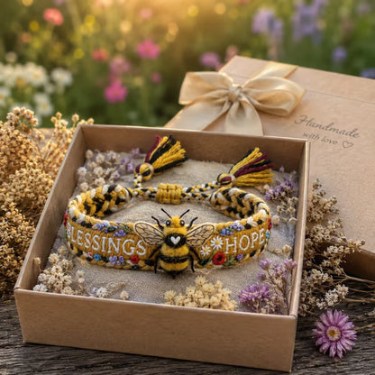 MeadowCharm – Kollektion handbestickter Armbänder