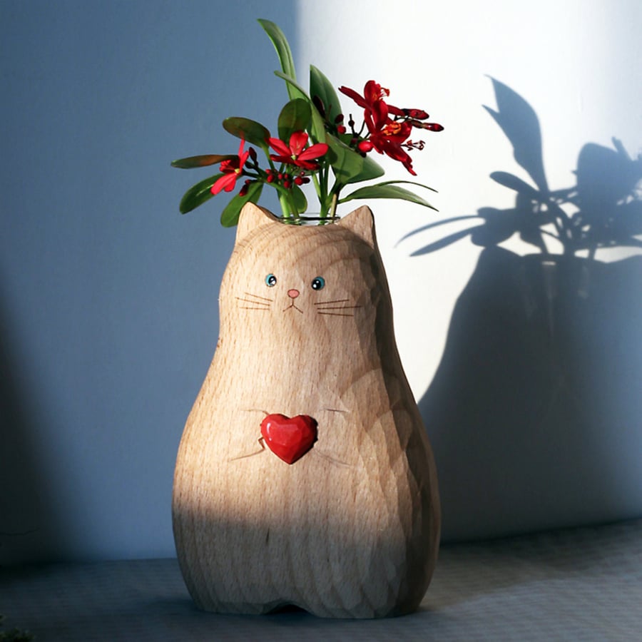 WoodWhisker – Handgefertigte Katzenvase aus Holz