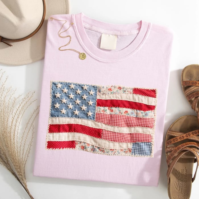 RedWhiteRebel – Camiseta con retazos de bandera estadounidense retro