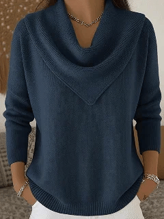 AuraKnit – Dreieck-Ausschnitt-Pullover