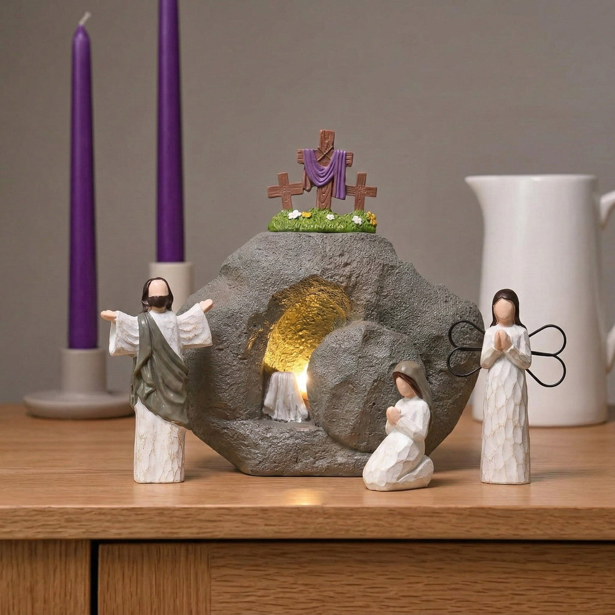 Escena de Pascua del Sepulcro Vacío con Luz de Resurrección