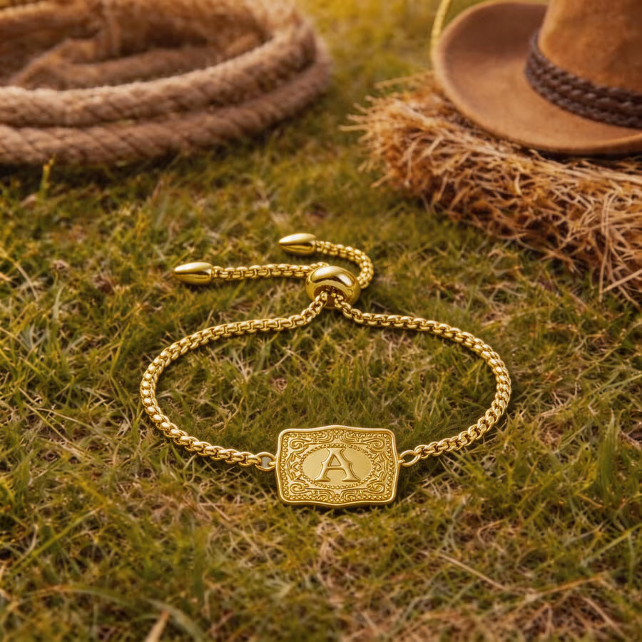 GlobeStyle – Pulsera Premium con Inicial Grabada en Relieve
