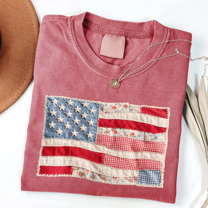 RedWhiteRebel – Camiseta con retazos de bandera estadounidense retro