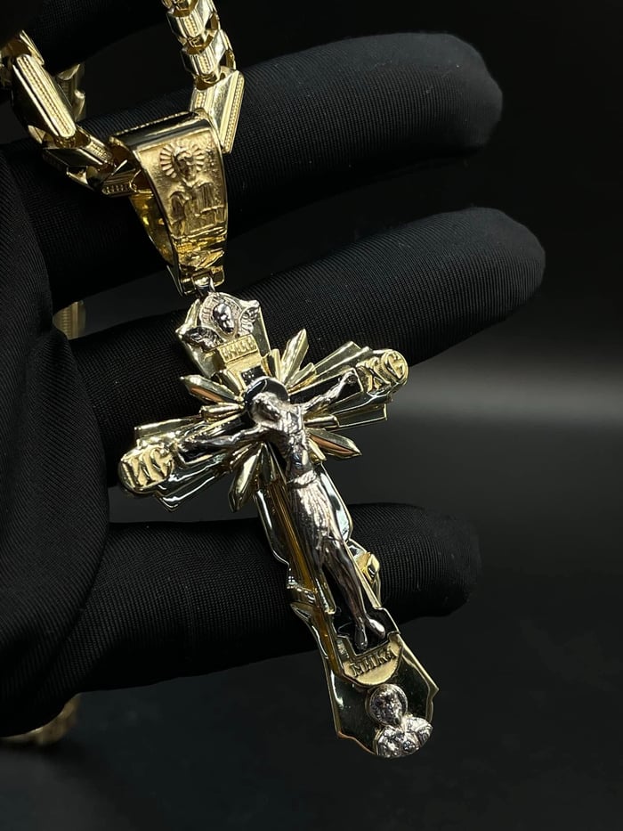 SacredGrace – Consagración del Colgante del Santo Jesús