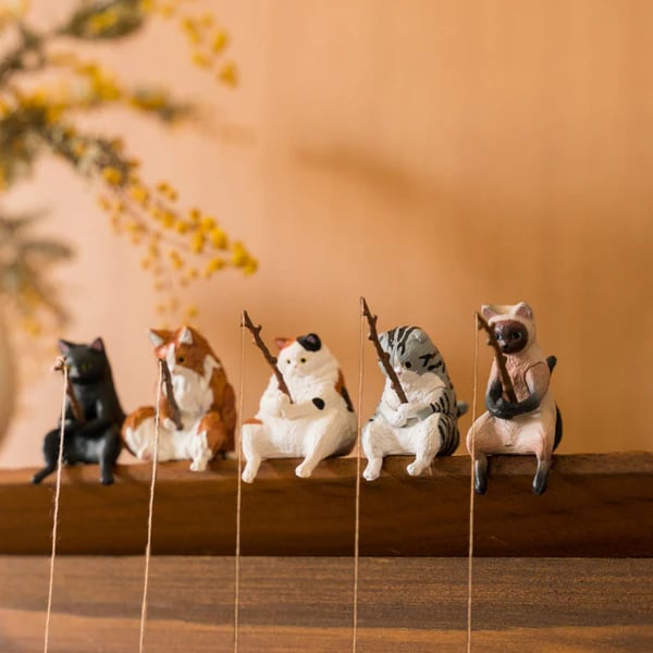 ⏰ LETZTER TAG 49% RABATT🔥 Handbemalte Mini-Katzen-Schreibtischfiguren – 5er-Set niedliche Cartoon-Kätzchen-Begleiter