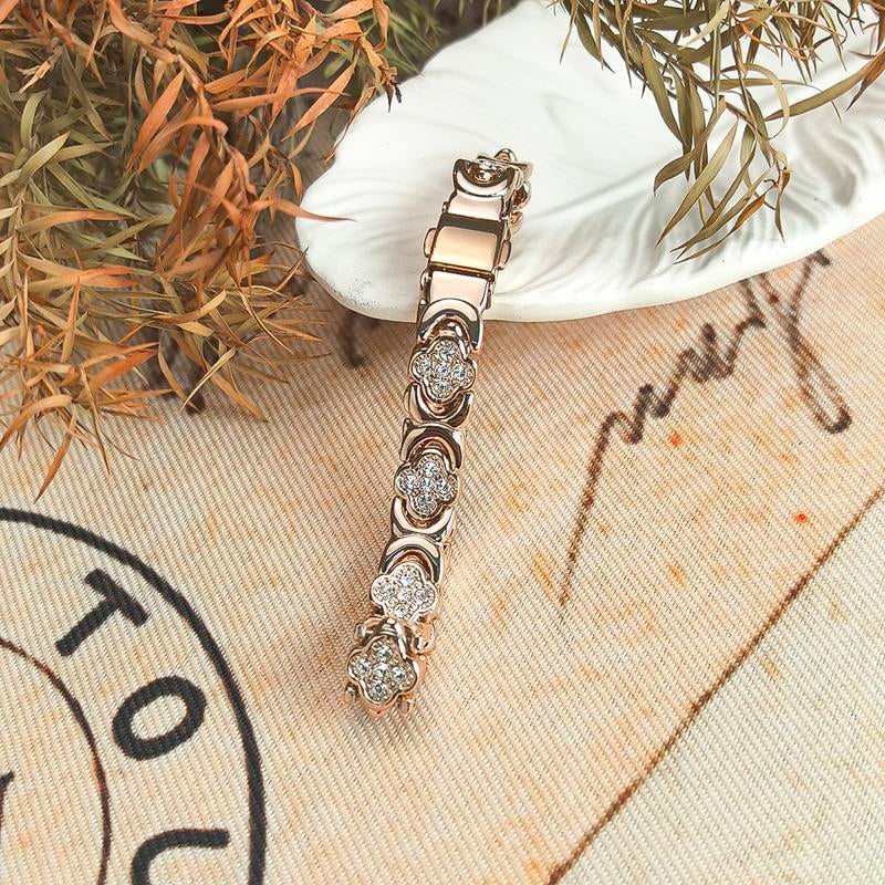 BloomGrace – Kupferarmband mit Blumen, eleganter Stil