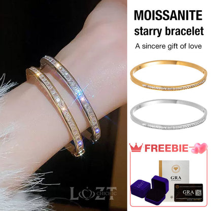 StarlightAura – Elegante Pulsera de Dijes