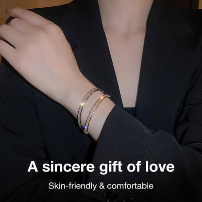 StarlightAura – Elegante Pulsera de Dijes