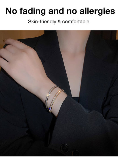 StarlightAura – Elegante Pulsera de Dijes