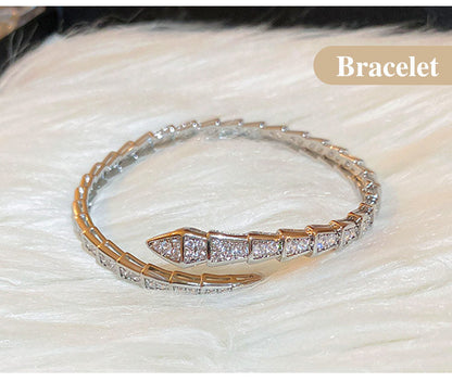 SerpentGlow – Pulsera de brazalete abierto con forma de serpiente de circonita