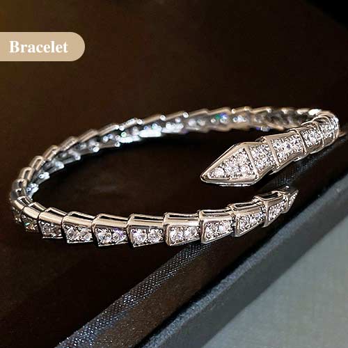 SerpentGlow – Pulsera de brazalete abierto con forma de serpiente de circonita