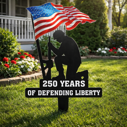 LibertyForge – 250 Años Defendiendo la Libertad Estaca de Jardín de Metal