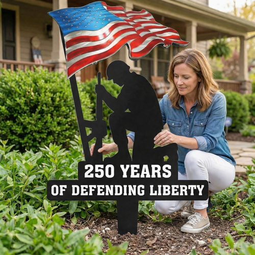 LibertyForge – 250 Años Defendiendo la Libertad Estaca de Jardín de Metal