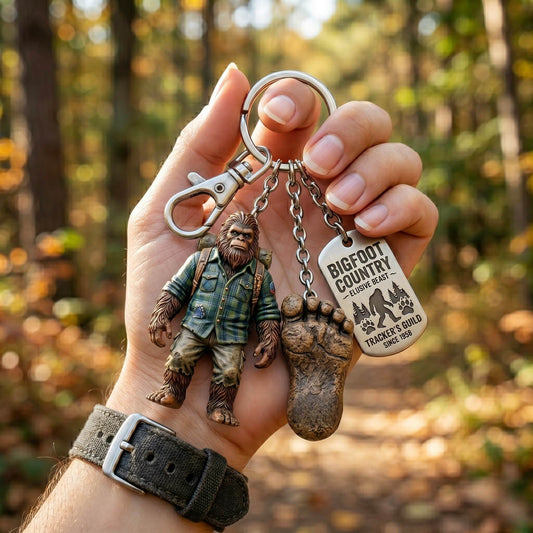 Furia de Huellas – Charm para Mochila de Aventura
