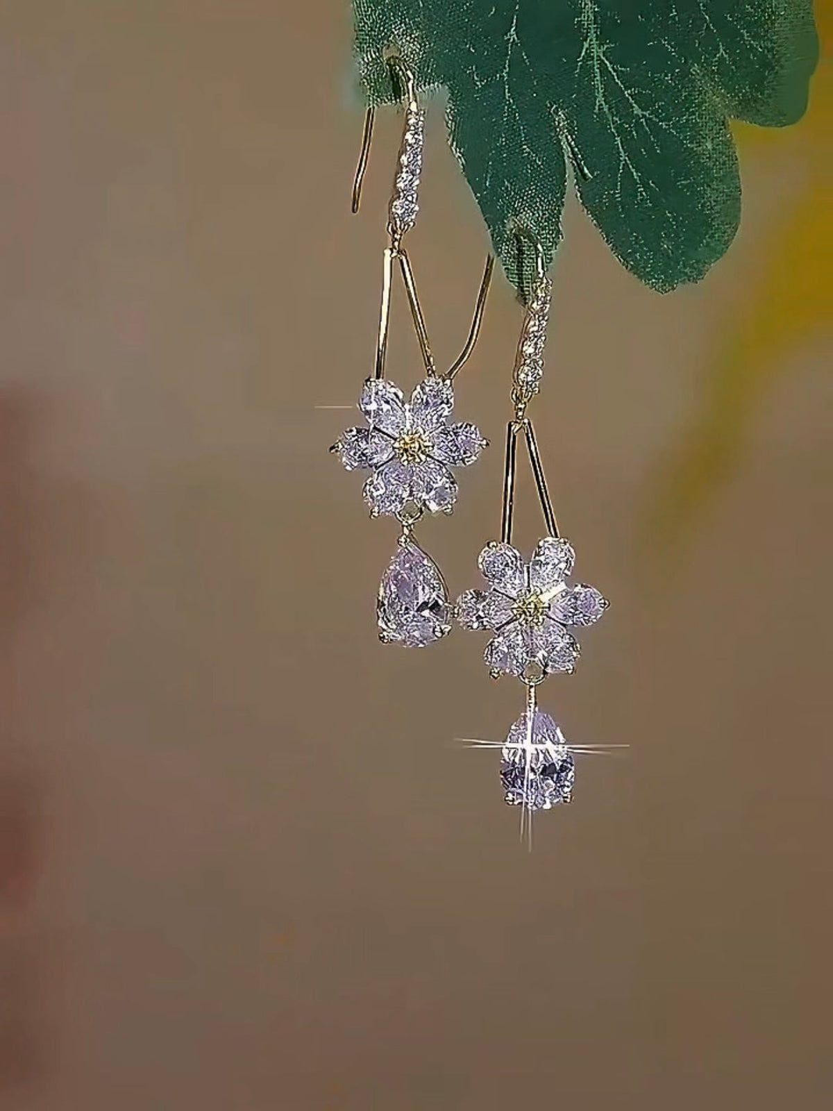 Lunora – Pendientes llamativos bañados en oro