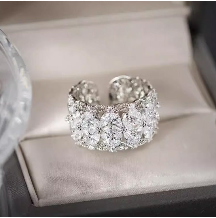 BloomVera – Zertifizierter Moissanit-Blumen-Statement-Ring