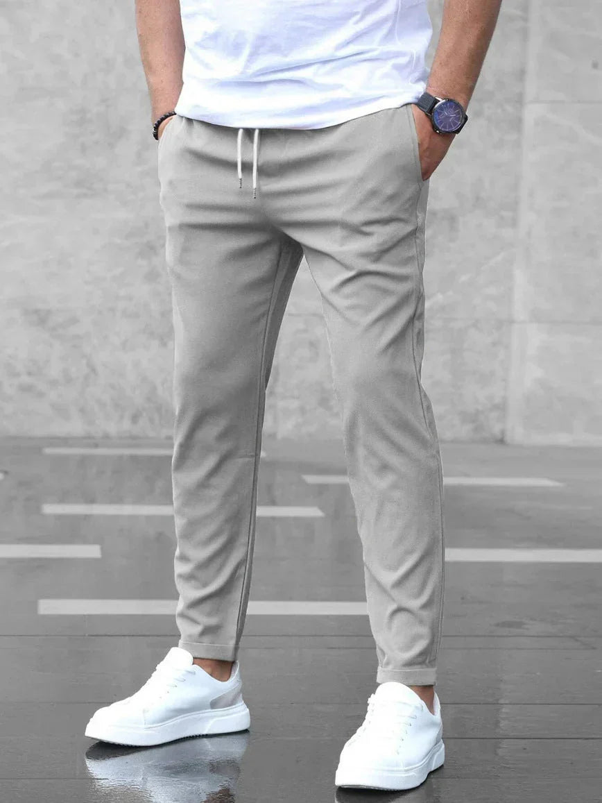 Jonas ALEVITA™ • Schmal geschnittene Freizeithose für den modernen Mann