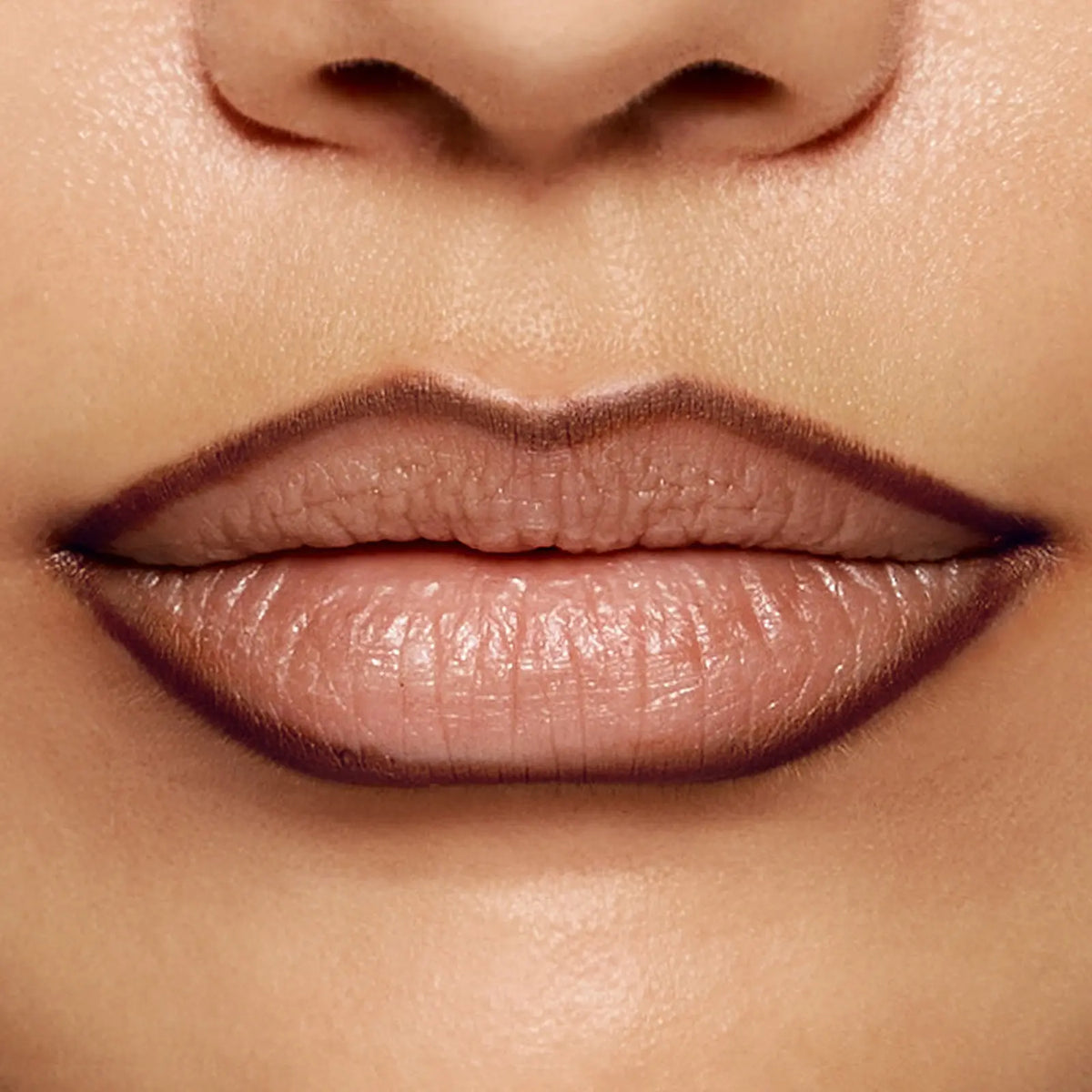 VelvetLine – Delineador de labios de deslizamiento suave