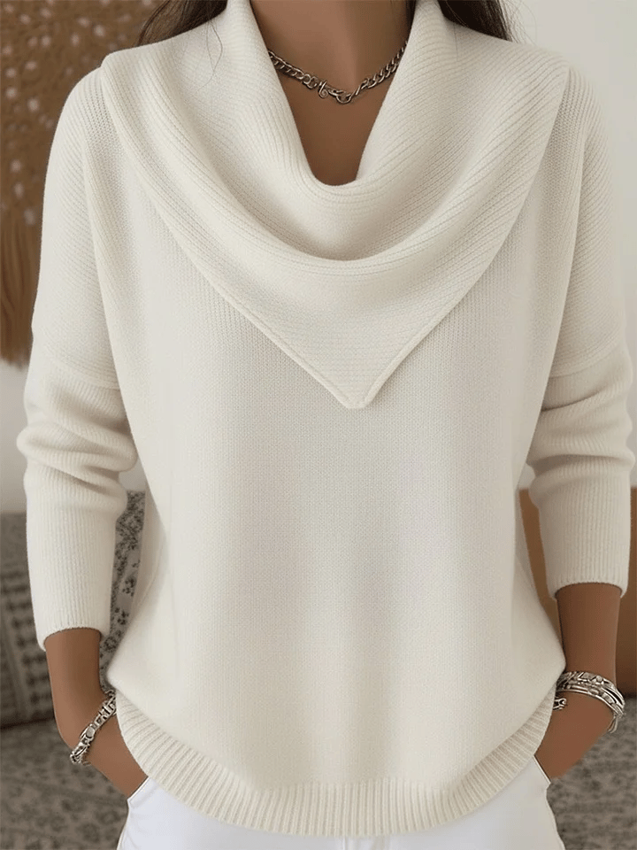 AuraKnit – Dreieck-Ausschnitt-Pullover