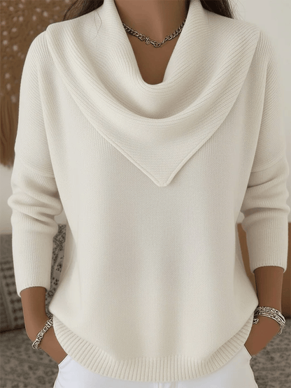 AuraKnit – Dreieck-Ausschnitt-Pullover
