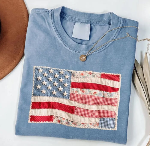 RedWhiteRebel – Camiseta con retazos de bandera estadounidense retro