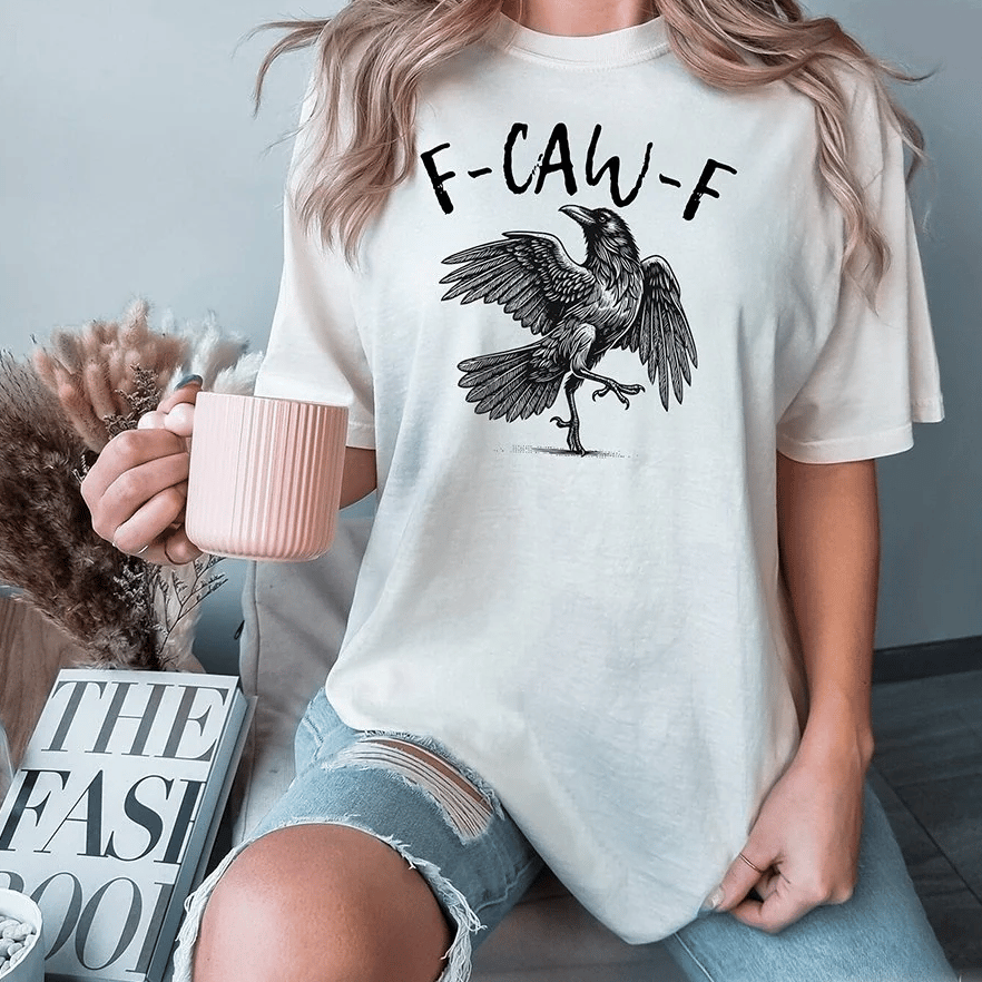 Cawlo – Camiseta Gráfica Cuervo