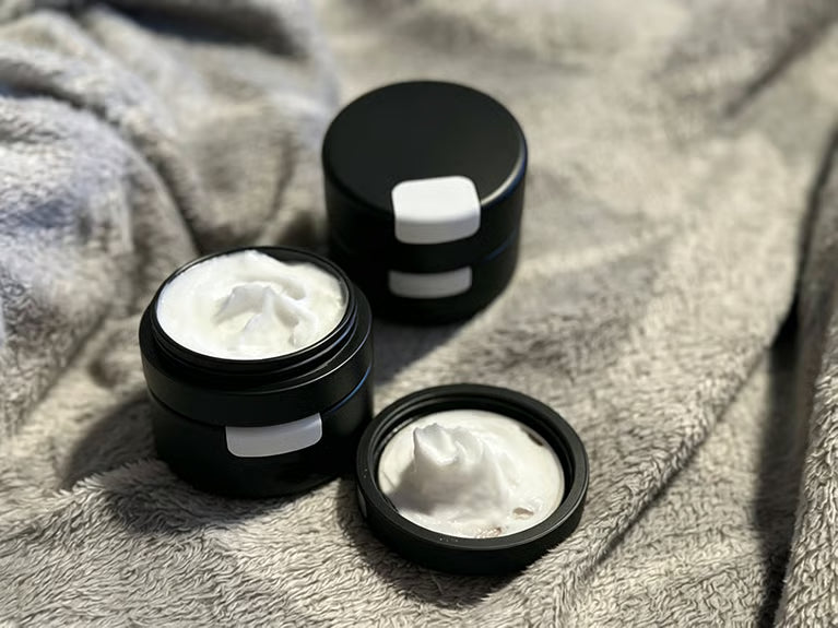 CarryCore – Set de recipientes de tocador magnéticos a prueba de fugas