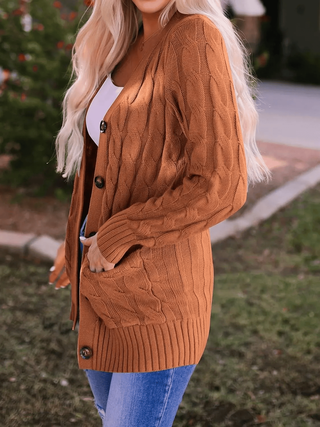 Velora – Cárdigan elegante con botones