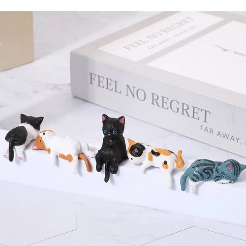 ⏰ LETZTER TAG 49% RABATT🔥 Handbemalte Mini-Katzen-Schreibtischfiguren – 5er-Set niedliche Cartoon-Kätzchen-Begleiter