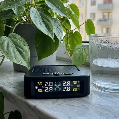 WheelWatch – Intelligentes solarbetriebenes Reifensicherheitssystem