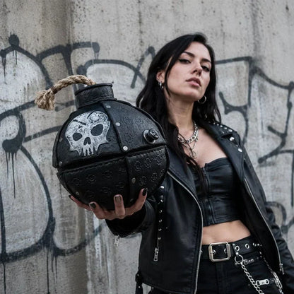 ShadowFuse – Bolso Cruzado de Moda con Forma de Bomba Gótica