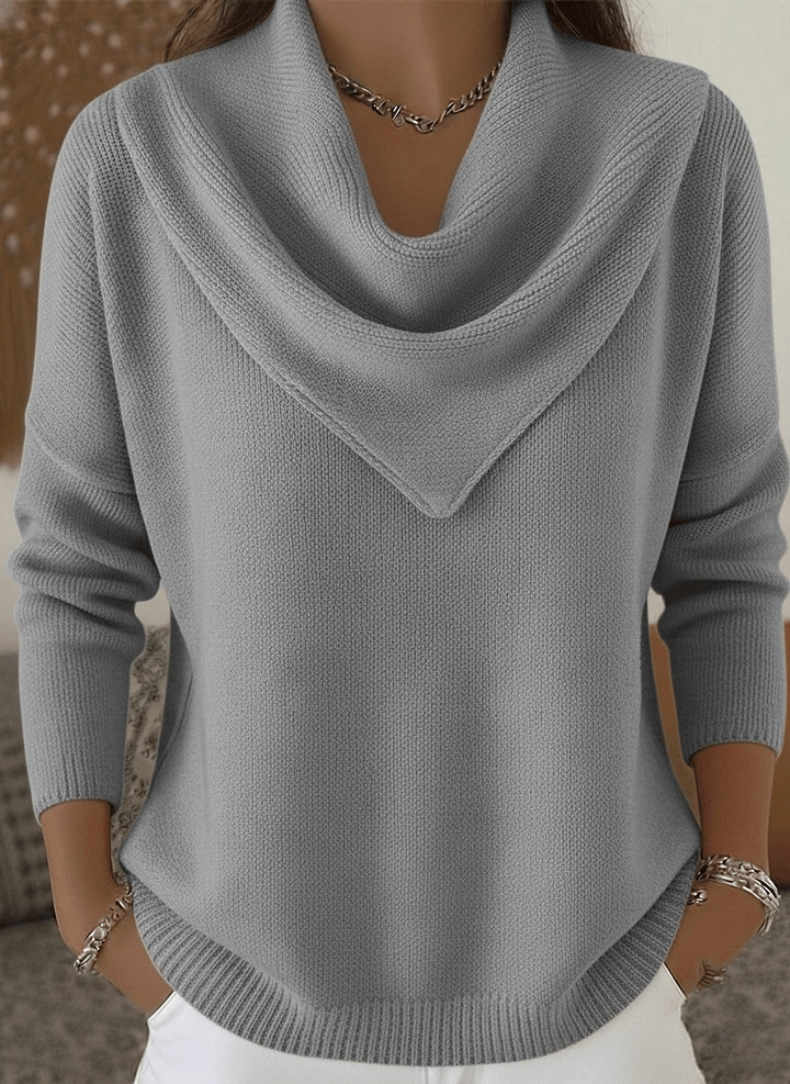 AuraKnit – Dreieck-Ausschnitt-Pullover